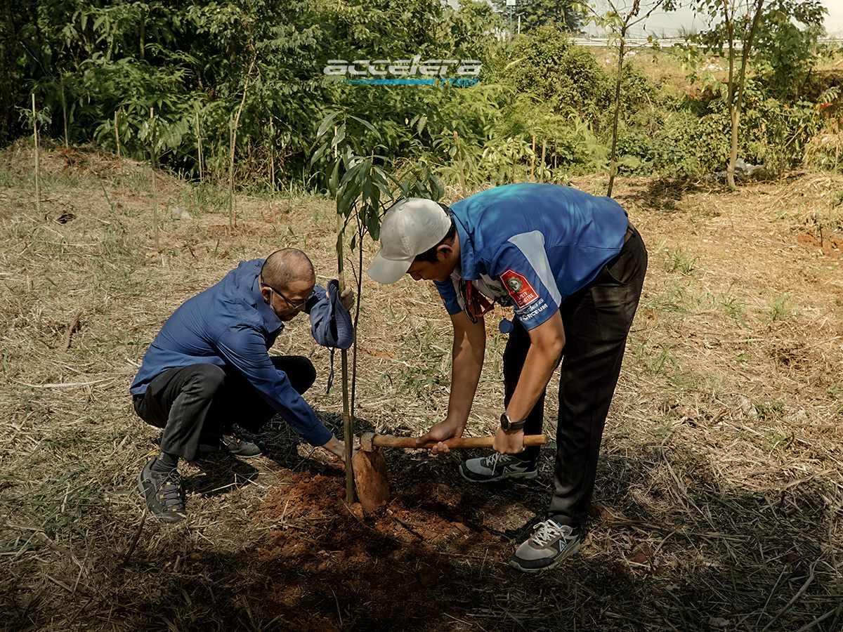 Accelera Drives Green Mobility: 300 Trees Planted by PT Elangperdana ...