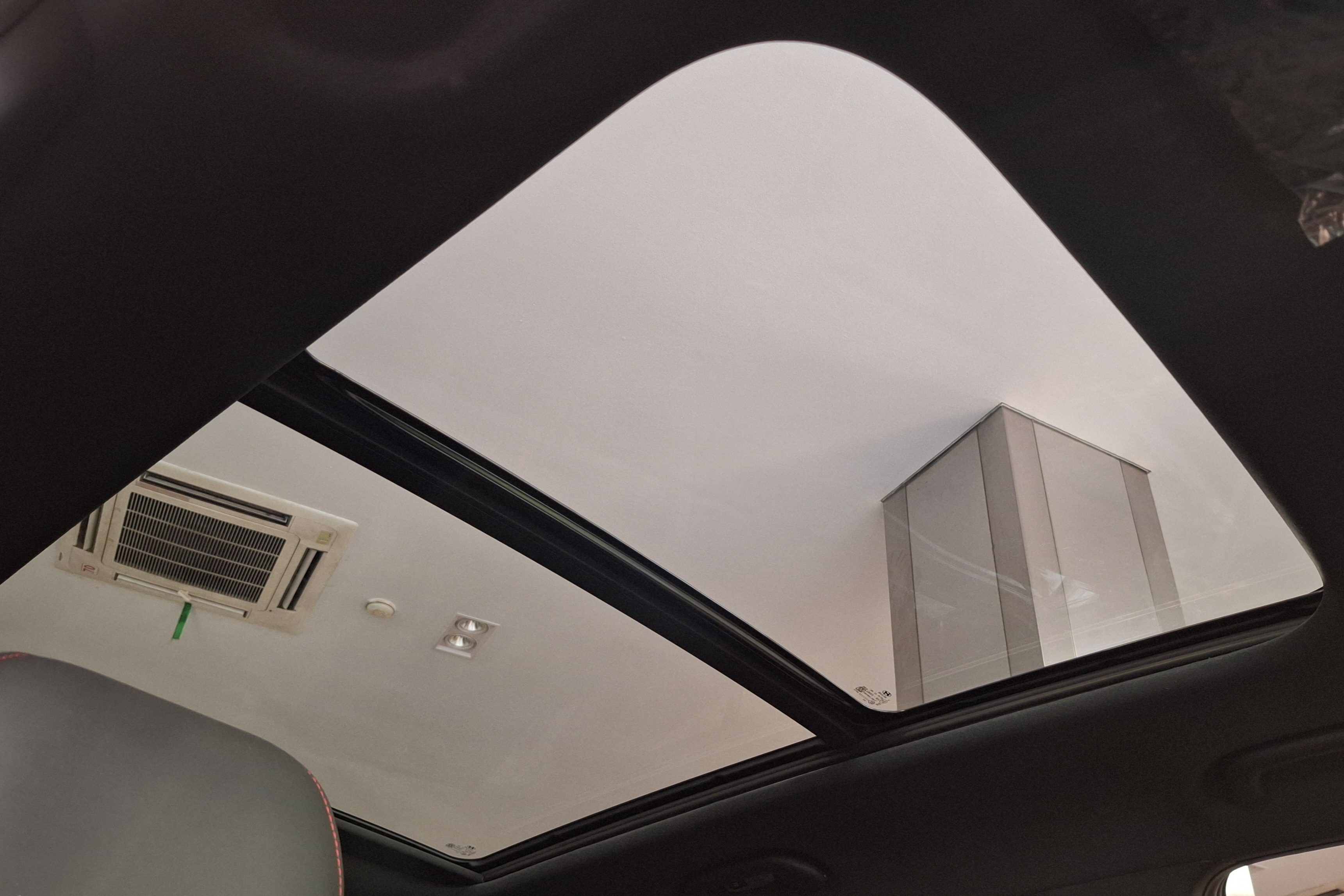 Here's How to Maintain Your Car's Sunroof to Keep It Durable and Jam-Free