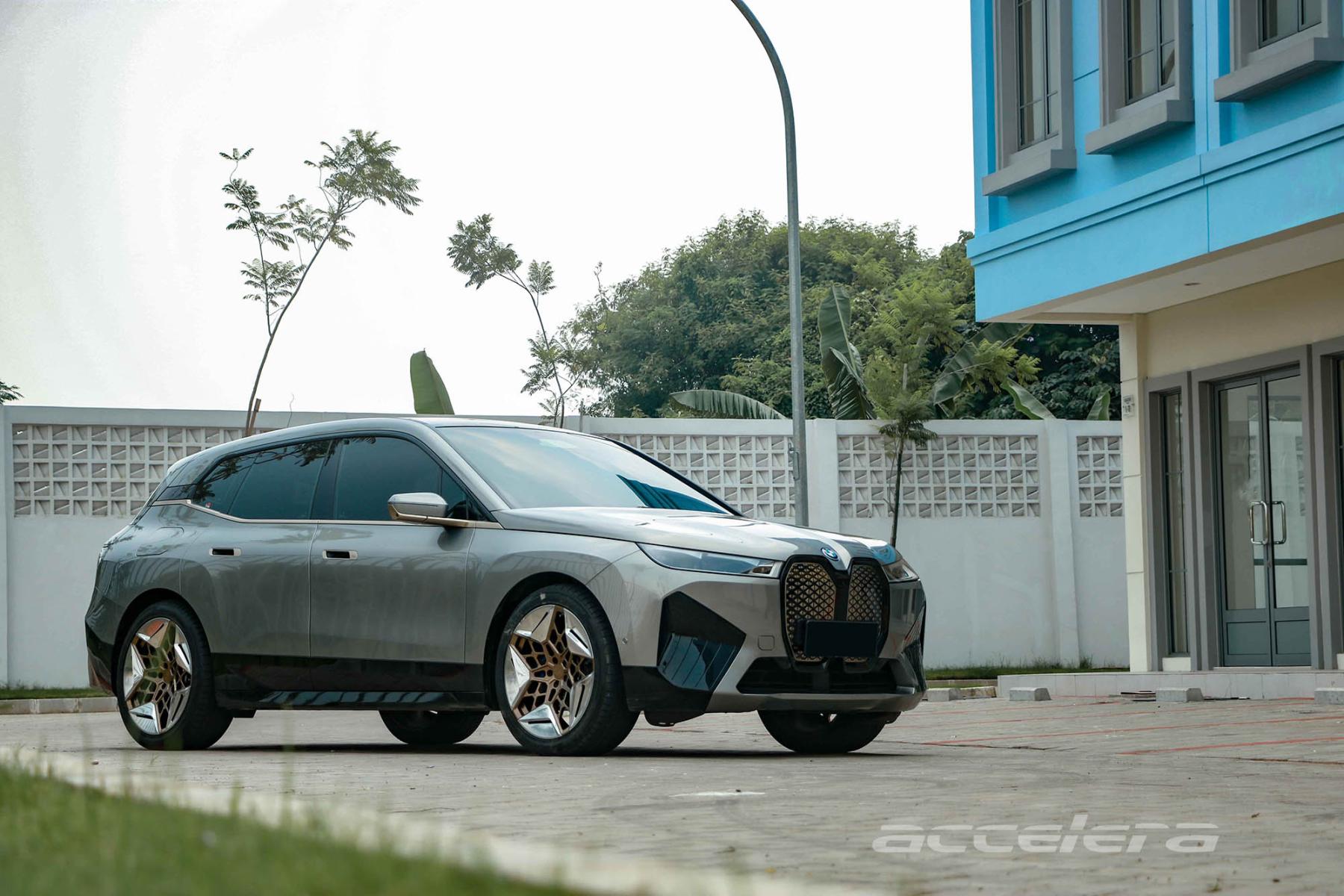 BMW iX XDrive40 On Custom HSR Wheel & Accelera Iota ST-68 | Eptyres