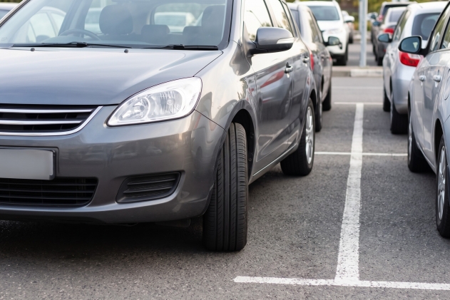 Why Should You Keep Your Steering Wheel Straight When Parking?