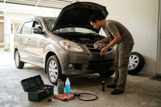 7 Simple Car Maintenance Checks You Can Do at Home