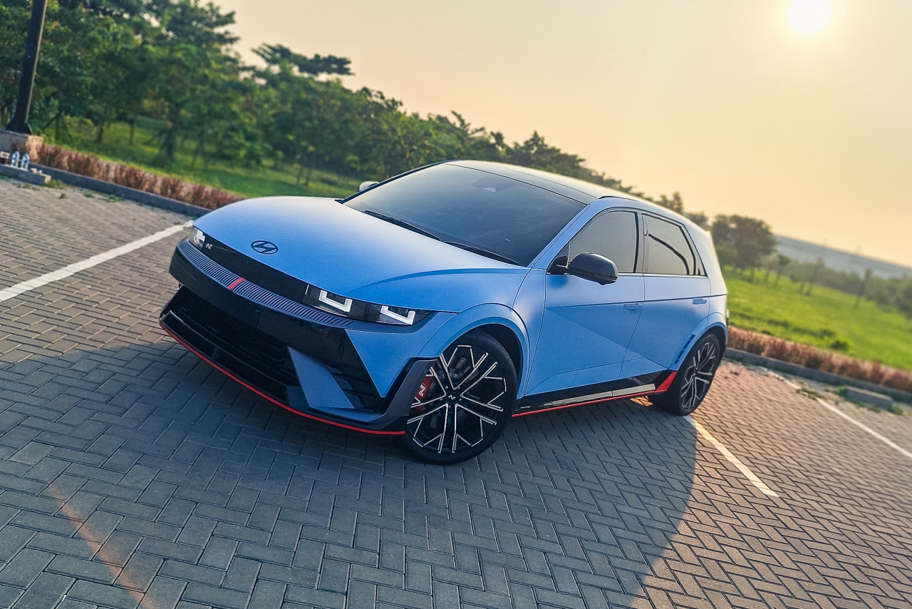 How to Handle a High-Performance Car on Public Roads